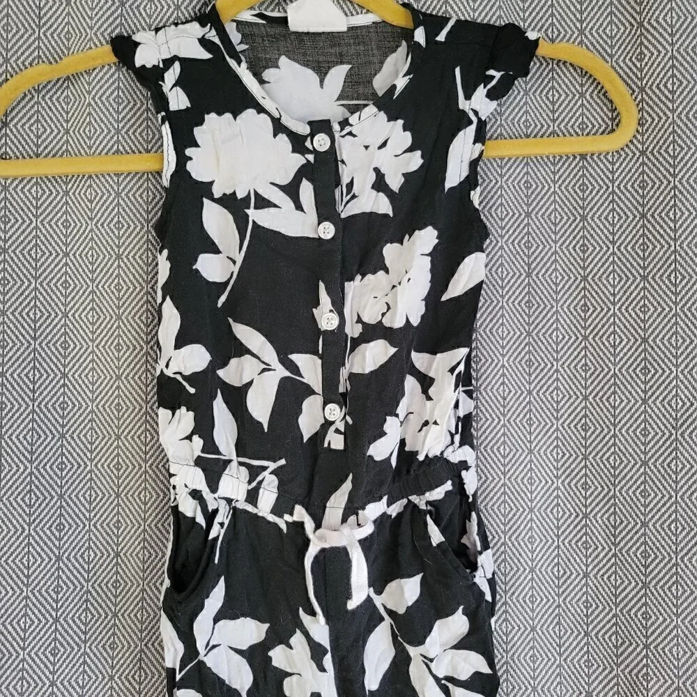 Crazy 8 Black And White Floral Romper Size 3T